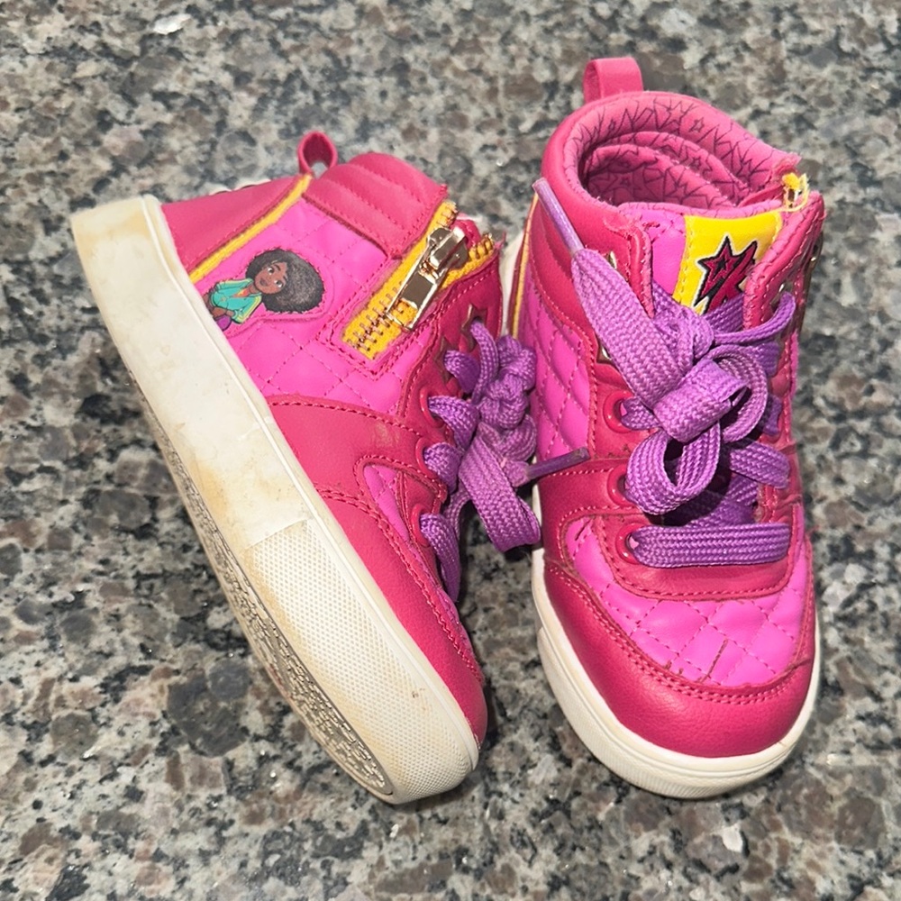 Karma’s World Kids Sneakers - Size 9 Toddler